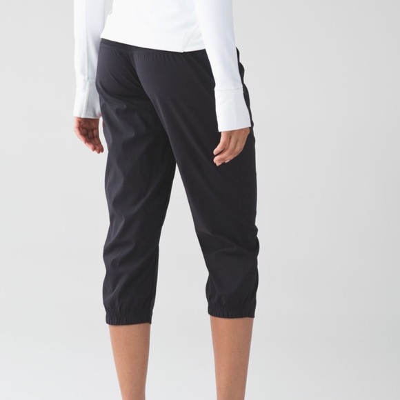 Lululemon Studio Crop II - Picture 3 of 6